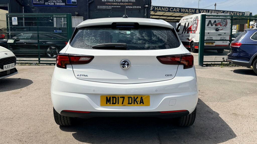 Vauxhall Astra 1.6 Cdti Blueinjection Sri Hatchback Ma White #4