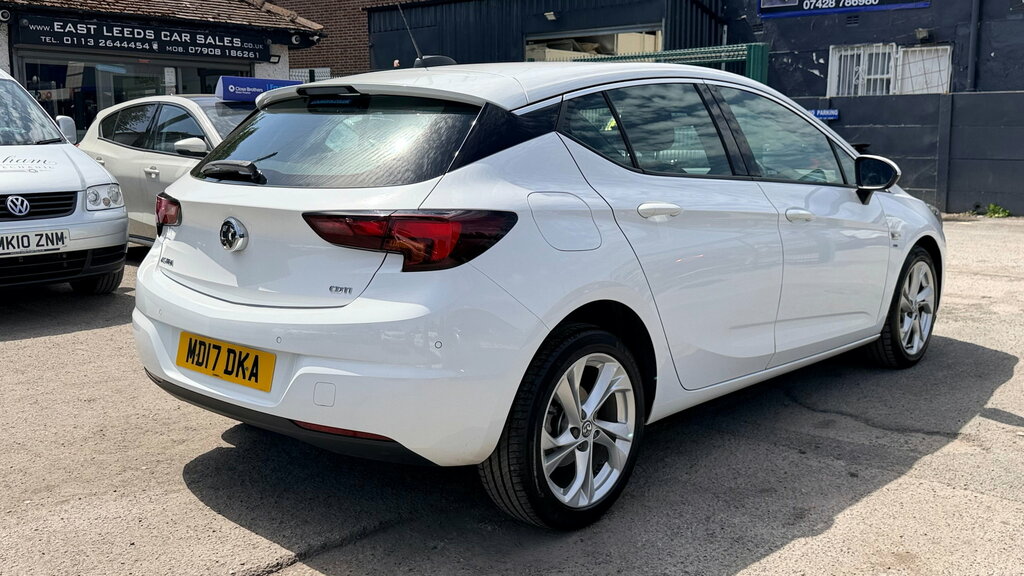 Vauxhall Astra 1.6 Cdti Blueinjection Sri Hatchback Ma White #3