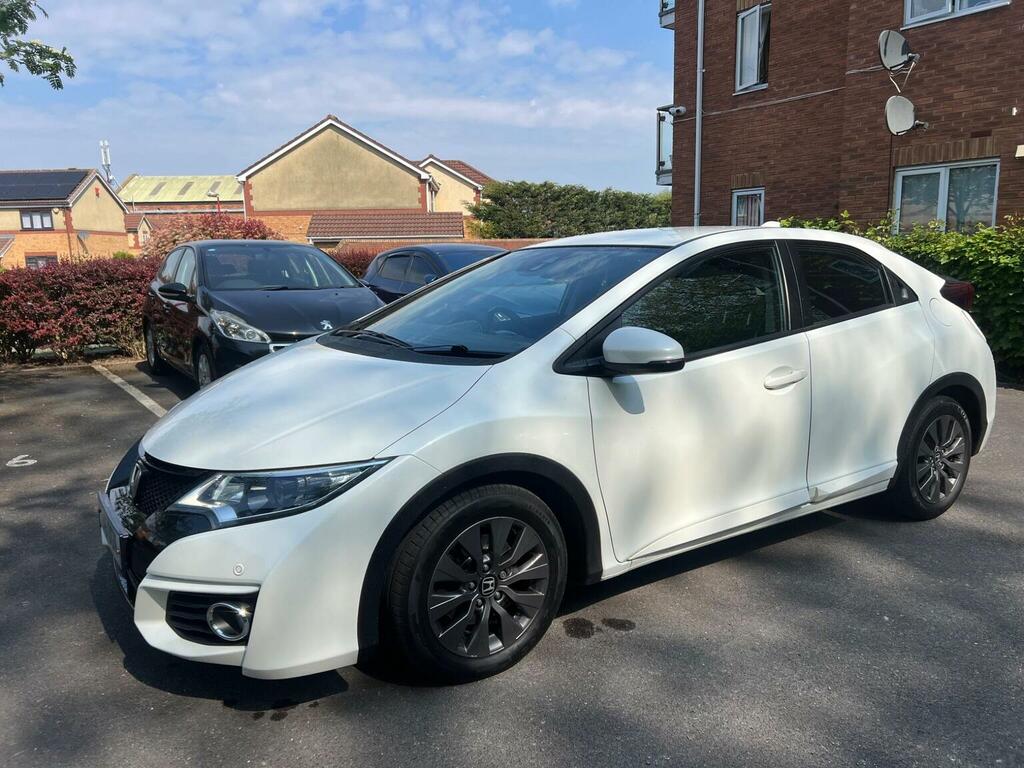 Honda Civic Hatchback 1.6 I-dtec Se Plus Navi Euro 5 Ss 5 WD16OGN White #3