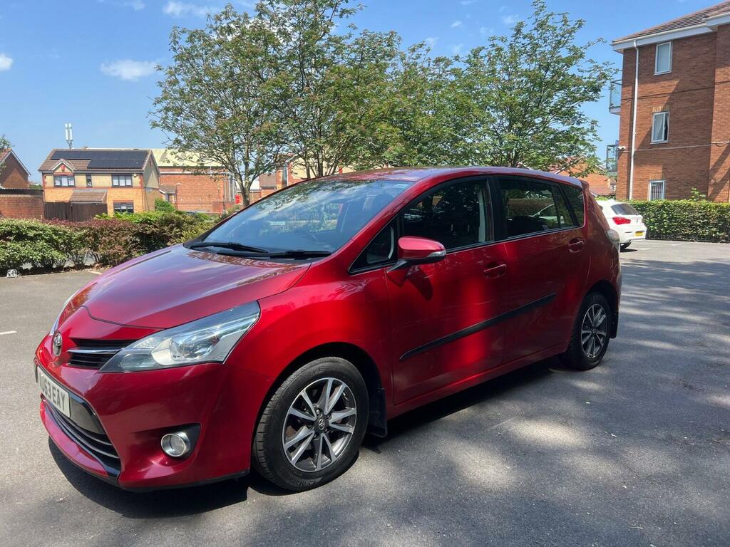 Toyota Verso Mpv 1.8 V-matic Icon Multidrive S Euro 5 Euro Red #3