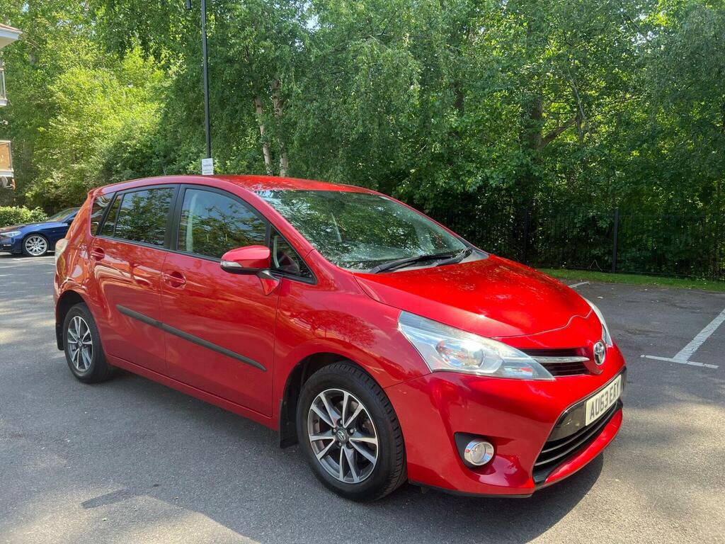 Toyota Verso Mpv 1.8 V-matic Icon Multidrive S Euro 5 Euro Red