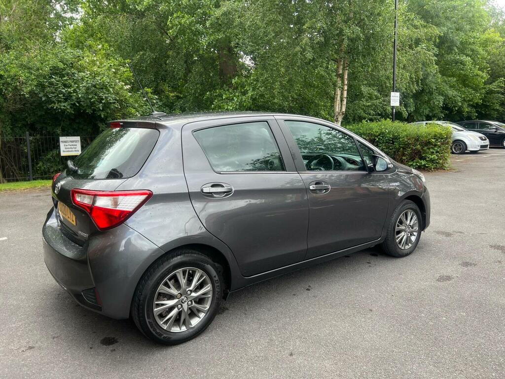 Toyota Yaris Hatchback 1.5 Vvt-h Icon E-cvt Euro 6 Ss 2 GU20LYZ Grey #6