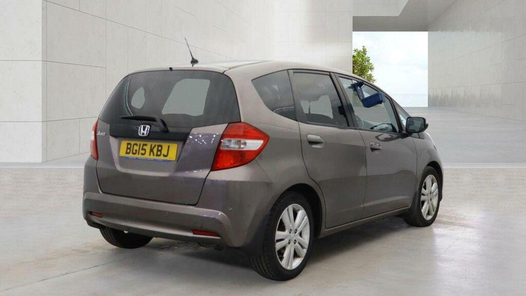 Honda Jazz Hatchback 1.4 I-vtec Es Plus Cvt Euro 5 2015 BG15KBJ Brown #4