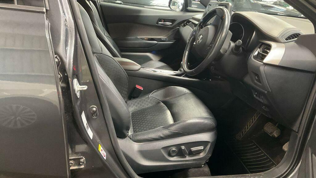 Toyota C-Hr Dynamic Grey #17