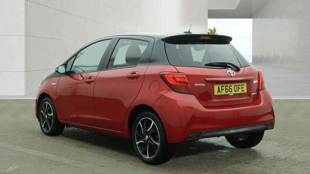 Toyota Yaris Hatchback Red #15