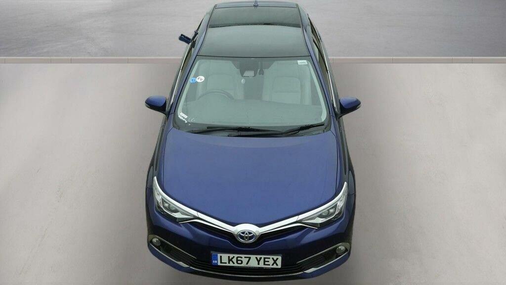 Toyota Auris Hatchback #8