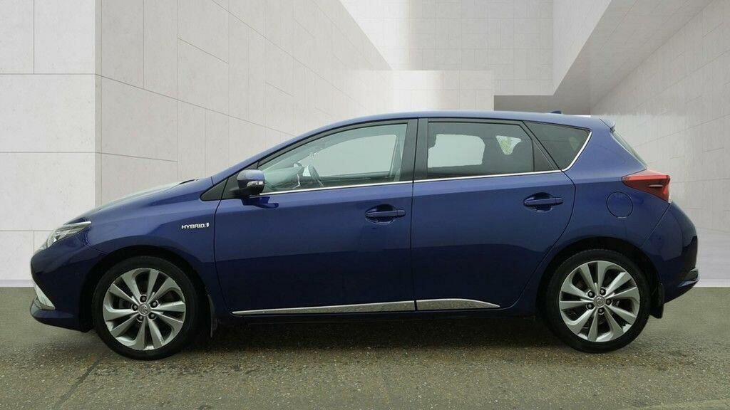 Toyota Auris Hatchback #7