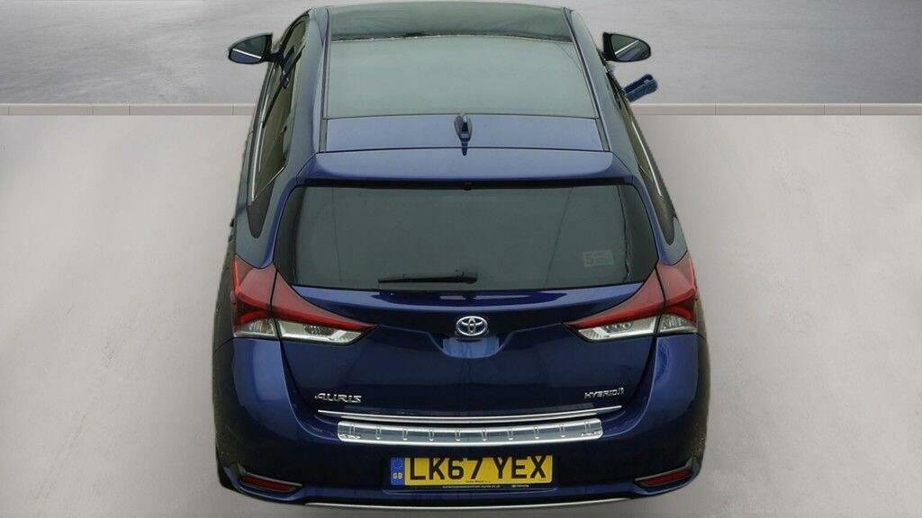 Toyota Auris Hatchback #9