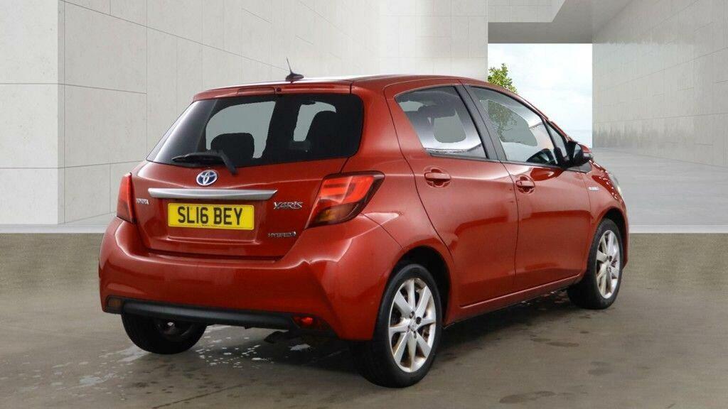 Toyota Yaris 1.5 Vvt-h Excel E-cvt Euro 6 15In Alloy Red #4