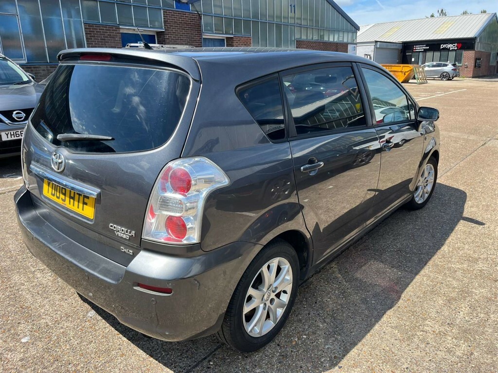 Toyota Corolla Verso Sr D-4d Grey #2