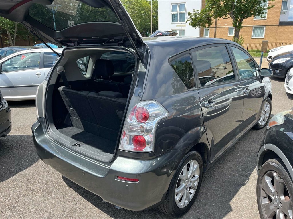 Toyota Corolla Verso Sr D-4d Grey #4