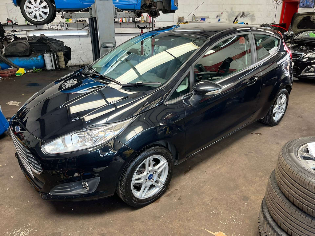 Ford Fiesta Zetec Black