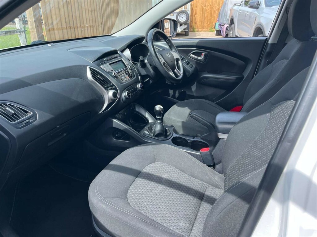Hyundai Ix35 Style Crdi White #5