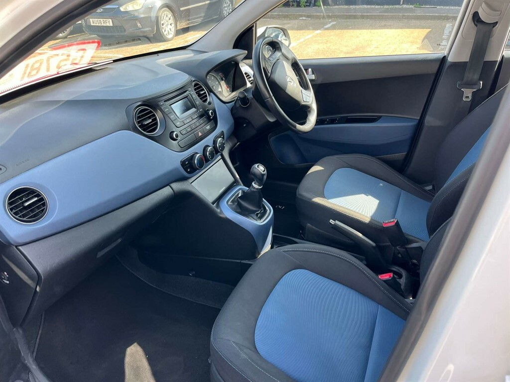 Hyundai I10 Premium White #3