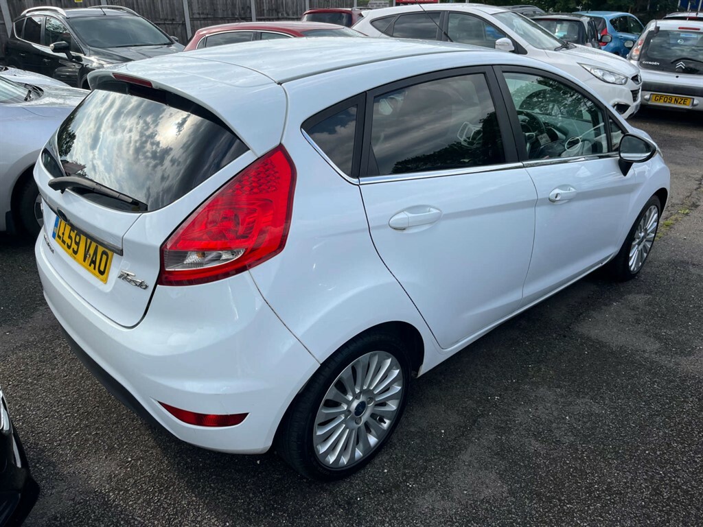 Ford Fiesta Titanium 90 Tdci White #2