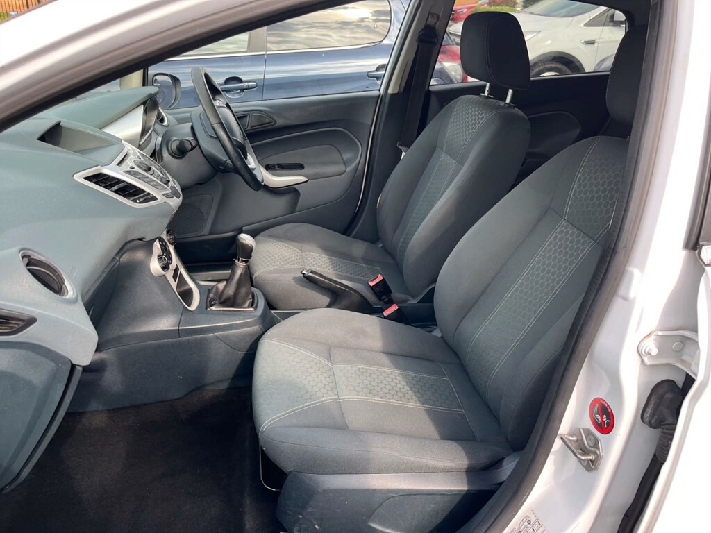 Ford Fiesta Titanium 90 Tdci White #4