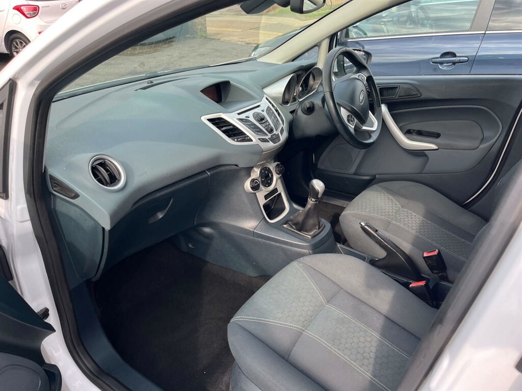 Ford Fiesta Titanium 90 Tdci White #6