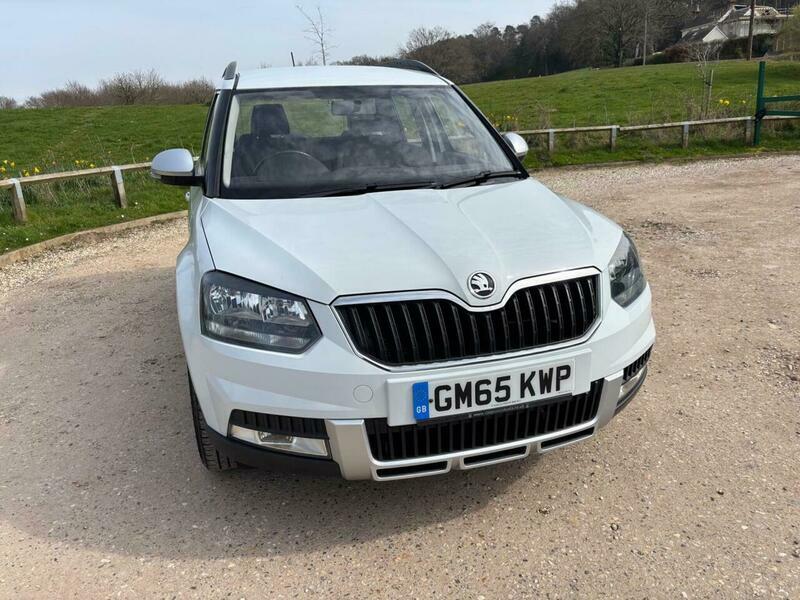 Skoda Yeti 1.2 Tsi S Outdoor White #4