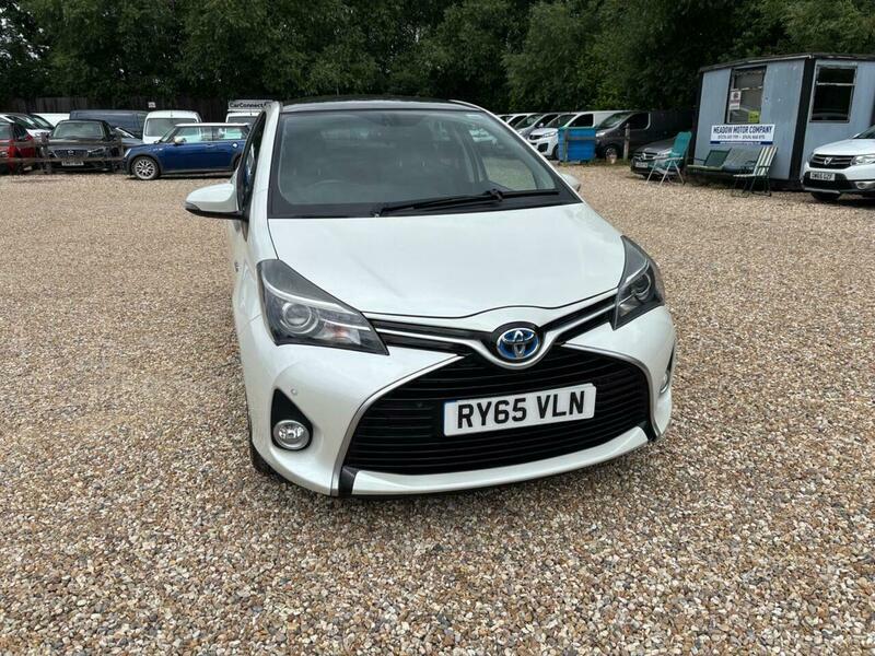 Toyota Yaris 1.5 Vvt-h Excel E-cvt White #4