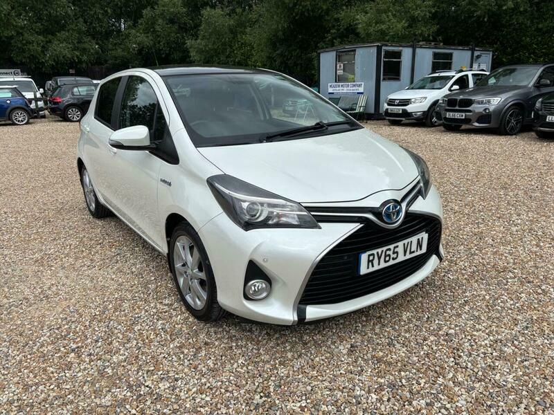 Toyota Yaris 1.5 Vvt-h Excel E-cvt White #3