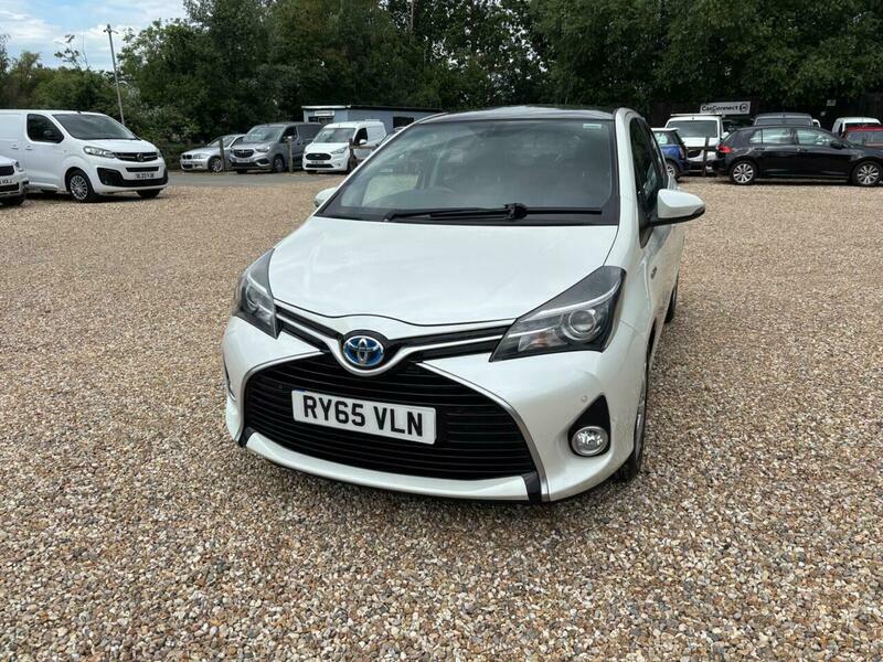 Toyota Yaris 1.5 Vvt-h Excel E-cvt White #6