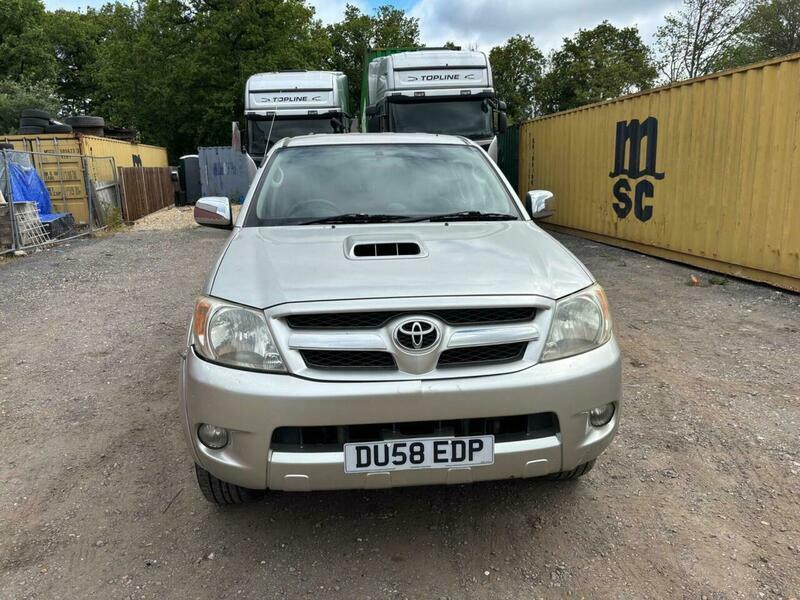 Toyota HILUX 3.0 D-4d Invincible 4Wd Silver #4