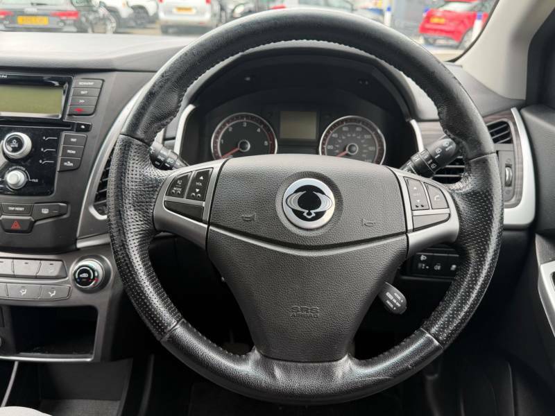 SsangYong Korando Red #19