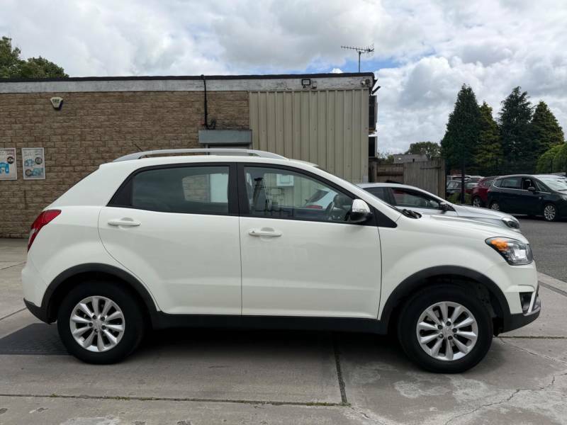 SsangYong Korando Red #7