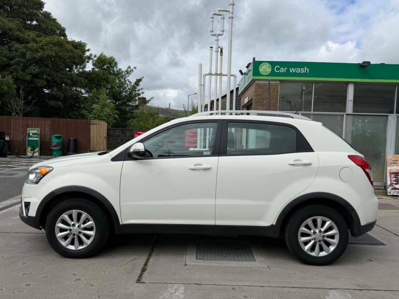 SsangYong Korando Red #8