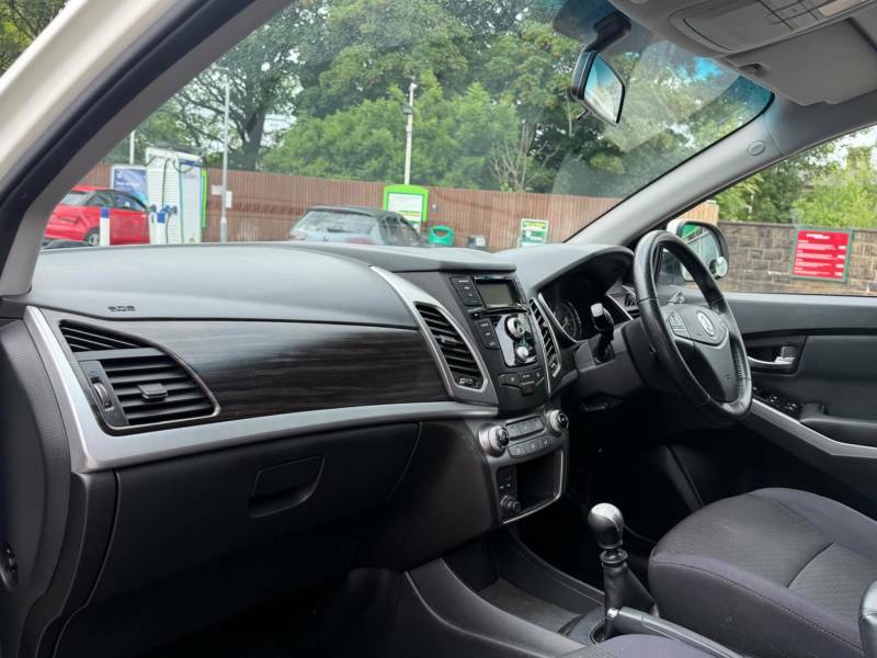 SsangYong Korando Red #11