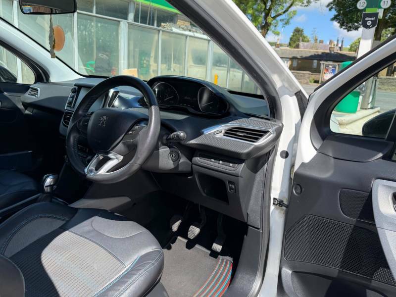 Peugeot 2008 Blue Hdi Active White #17
