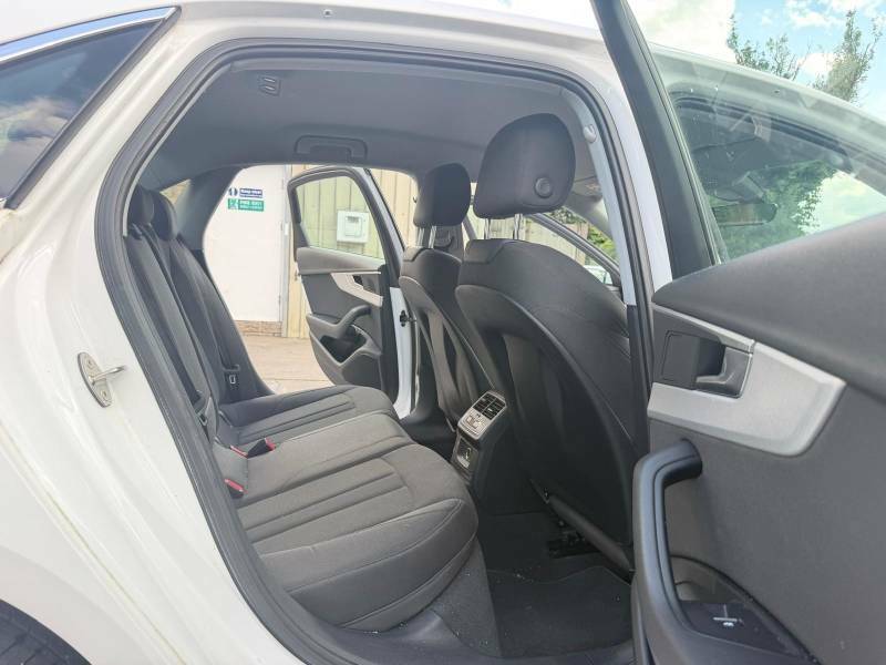 Audi A4 Estate Avant Tdi Ultra Sport 201616 Black #12