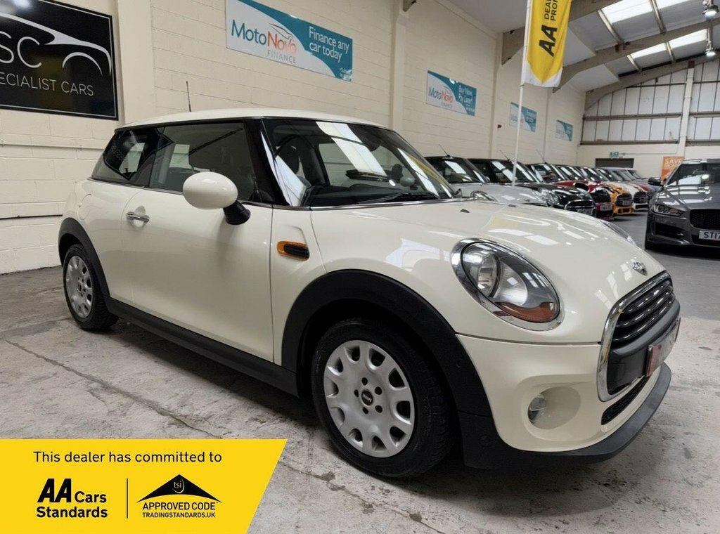 Mini Hatch 1.2L One White
