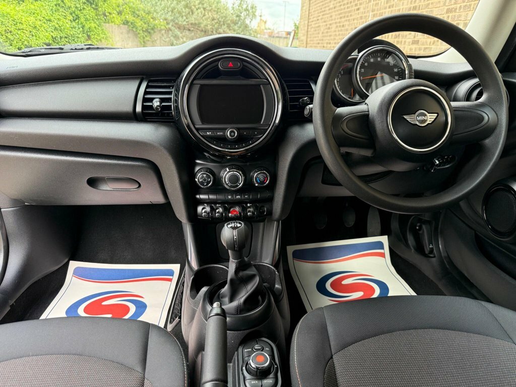Mini Hatch 1.2L One White #6