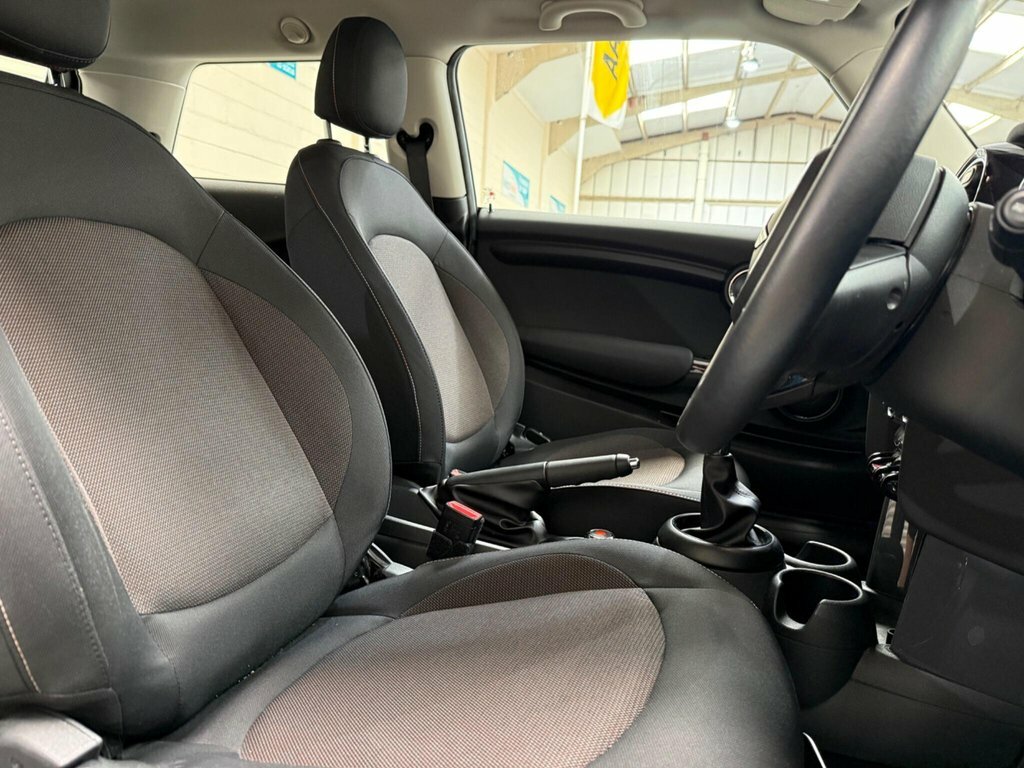 Mini Hatch 1.5L One Blue #5