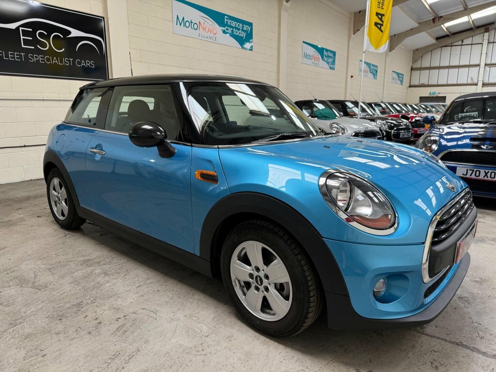 Mini Hatch 1.5L One Blue