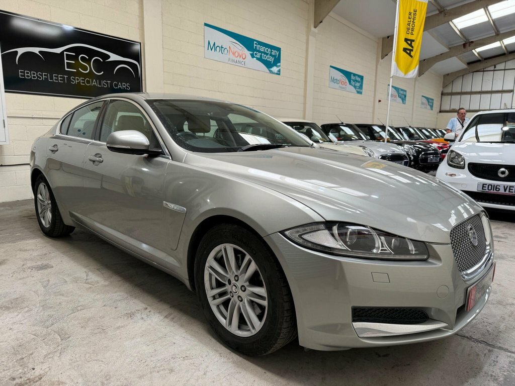 Jaguar XF 2.2L Luxury Gold