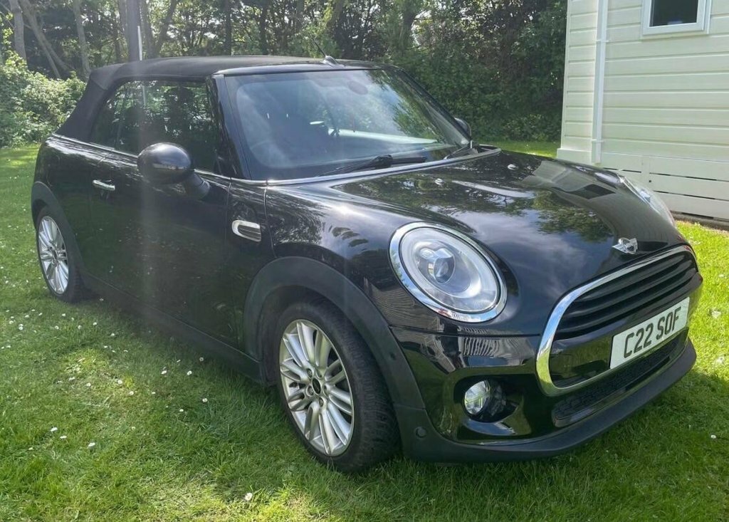 Mini Convertible 1.5L Cooper Black