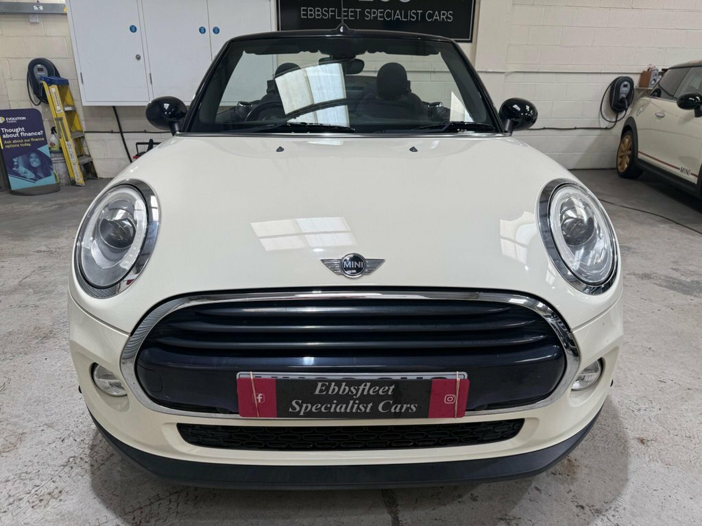 Mini Convertible 1.5L Cooper White #4