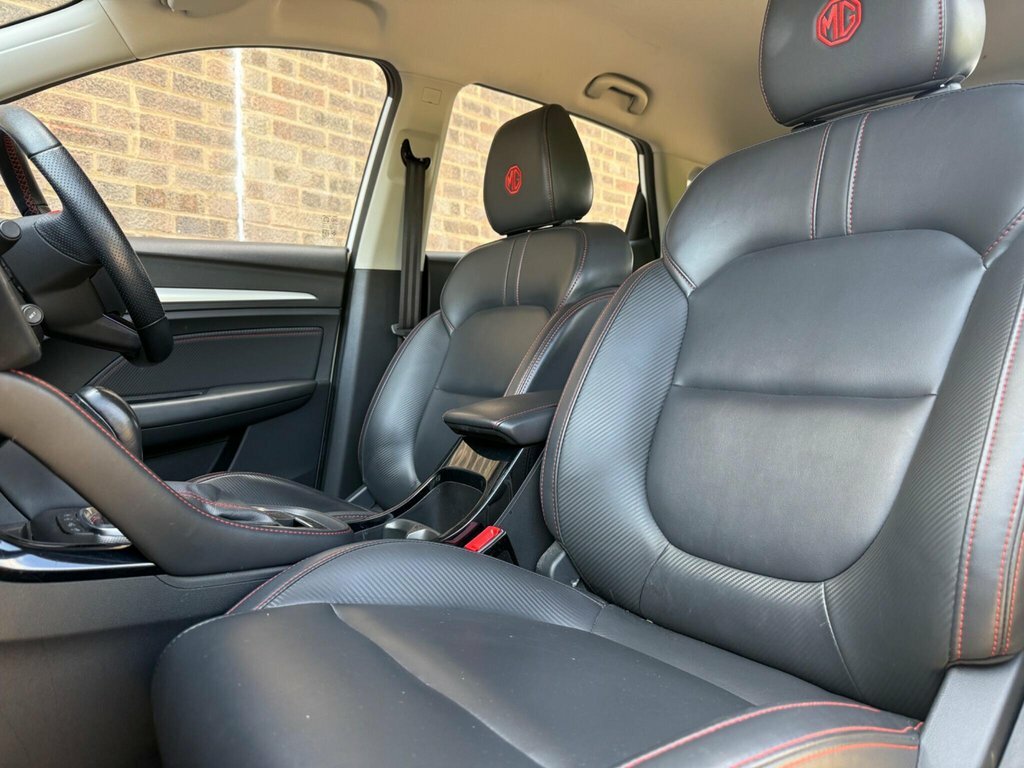 MG ZS 1L Exclusive White #3