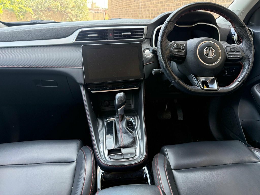 MG ZS 1L Exclusive White #2