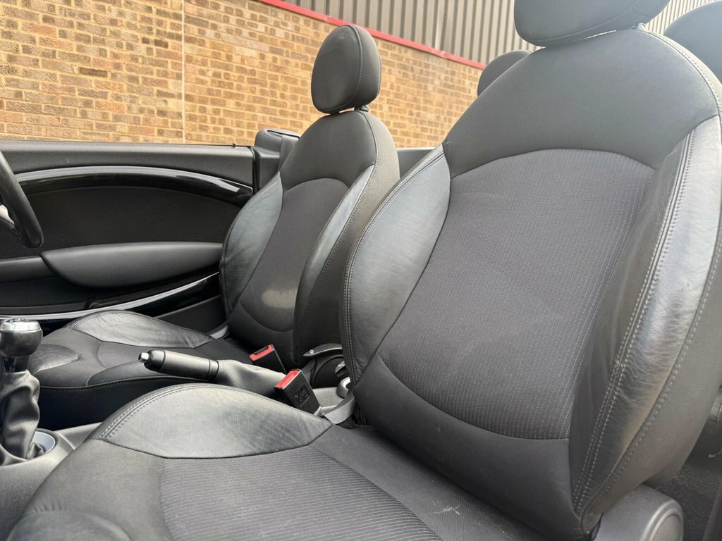 Mini Convertible 2L Cooper Sd Black #2