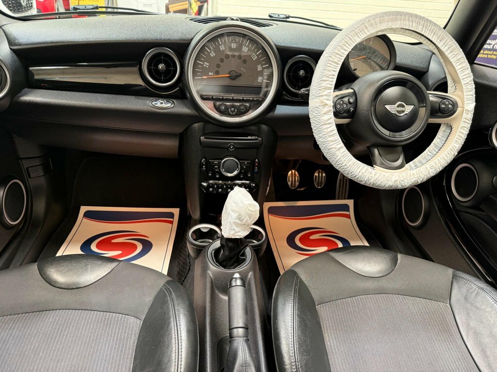 Mini Convertible 2L Cooper Sd Black #2