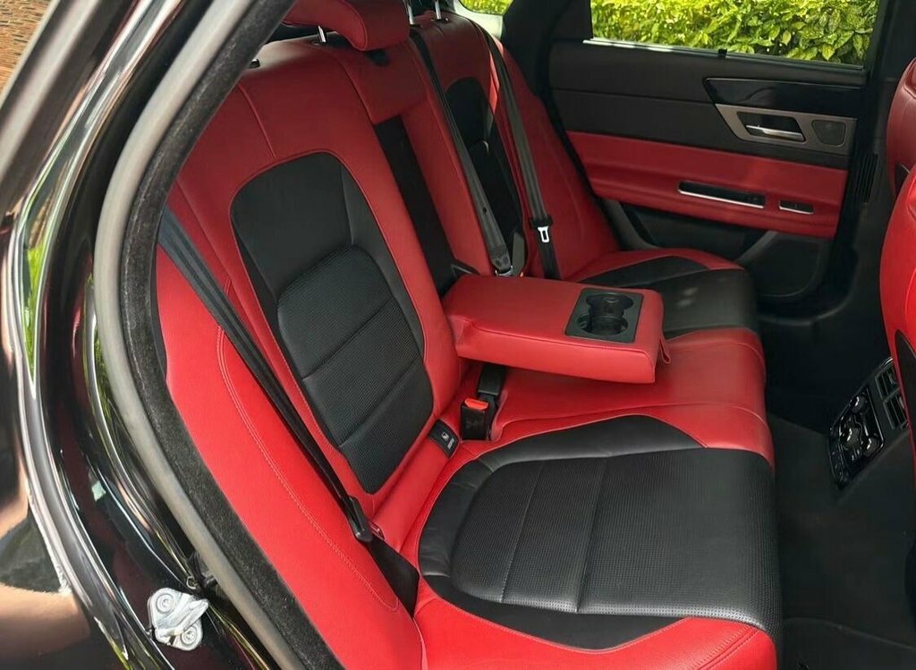 Jaguar XF 3L S Black #5