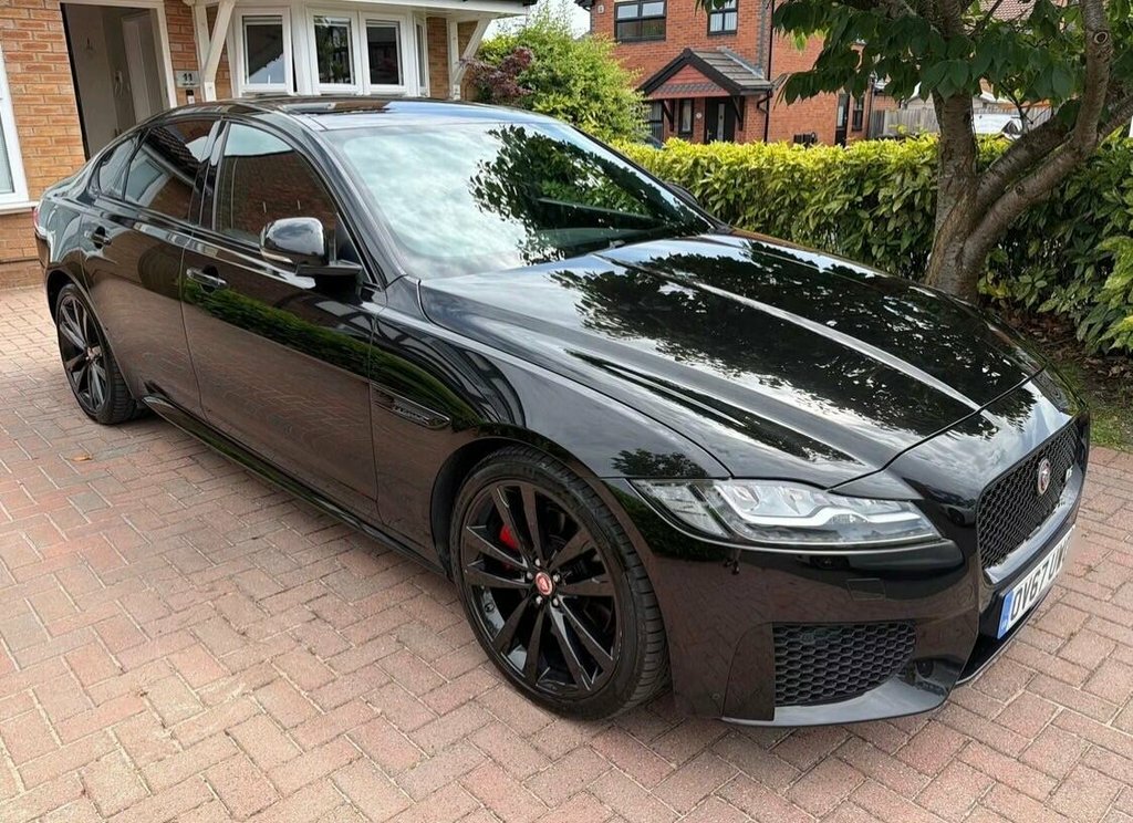 Jaguar XF 3L S Black