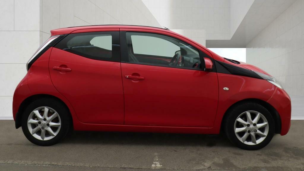 Toyota Aygo 1.0 Vvt-i X-pression Hatchback E CV15JPO Red #4