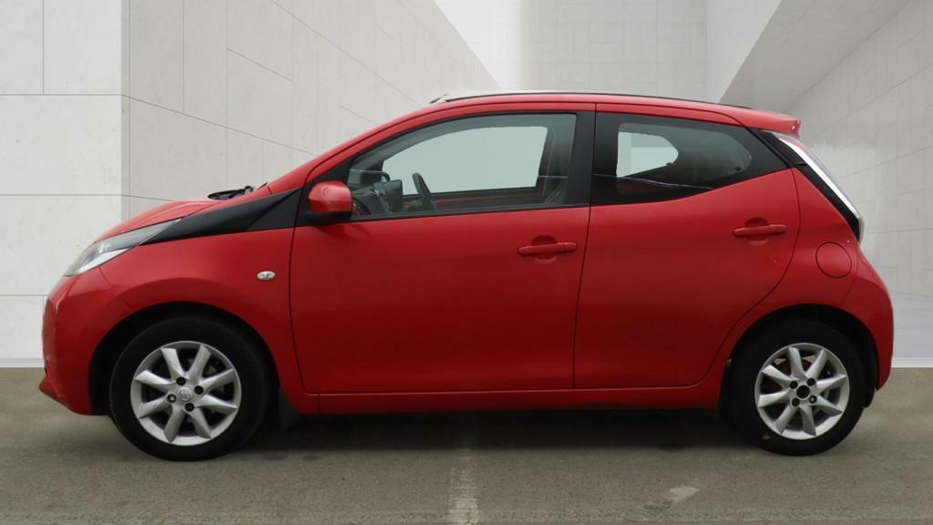 Toyota Aygo 1.0 Vvt-i X-pression Hatchback E CV15JPO Red #5