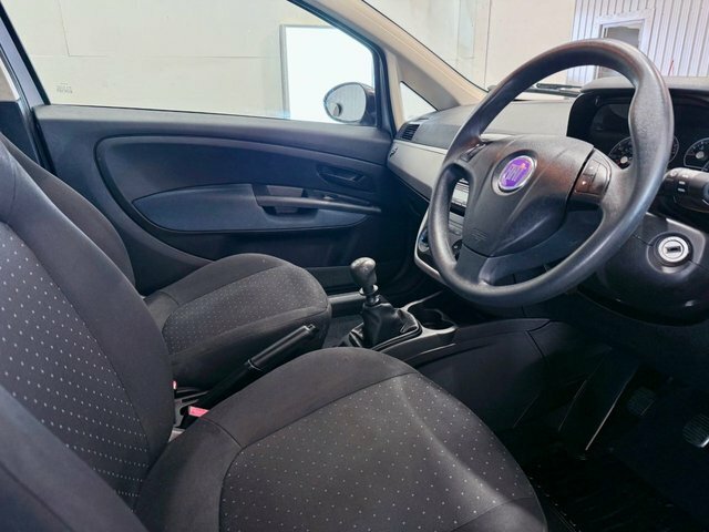 Fiat Grande Punto 1.4L Active Black #10