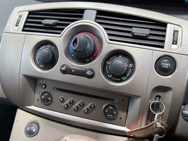 Renault Scenic 1.6 Vvt Dynamique Silver #19