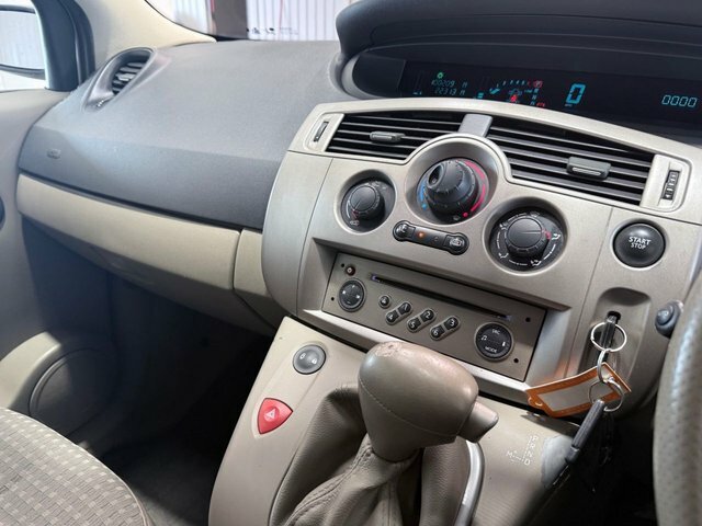 Renault Scenic 1.6 Vvt Dynamique Silver #11